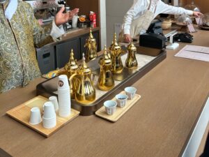 大阪・関西万博2025のサウジアラビア館パビリオンのカフェの様子