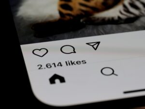 SNSを見て嫉妬や不安を感じて辛くなってしまう人もいる